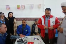 برپایی میز خدمت و ایستگاه سلامت به مناسبت دهه فجر در شهرستان صحنه   