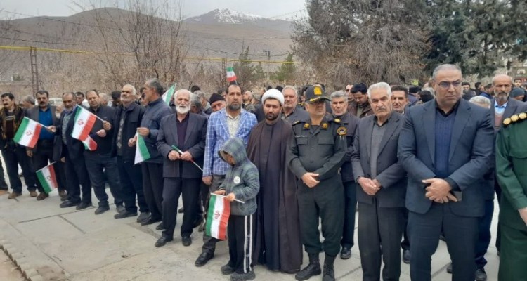 حضور پرشور مردم دینور در راهپیمایی یوم‌الله ۲۲ بهمن