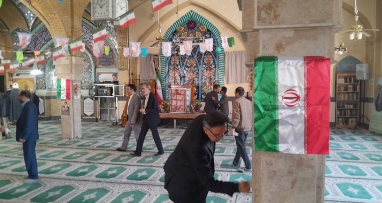 برگزاری آیین غبارروبی مساجد صحنه در آستانه ماه مبارک رمضان   