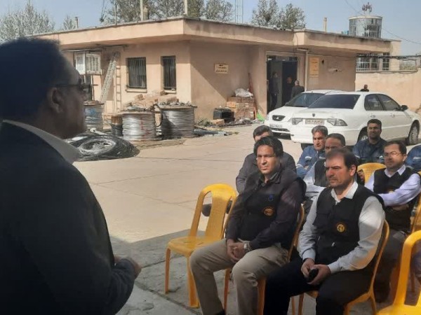 برگزاری مراسم گرامیداشت روز سیمبان در مدیریت توزیع برق شهرستان صحنه