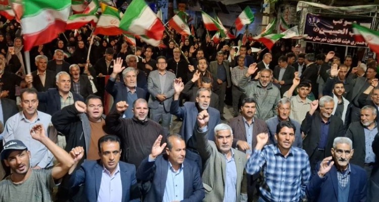 پنجاه و هفت شب میدان داری مردم شهرستان صحنه