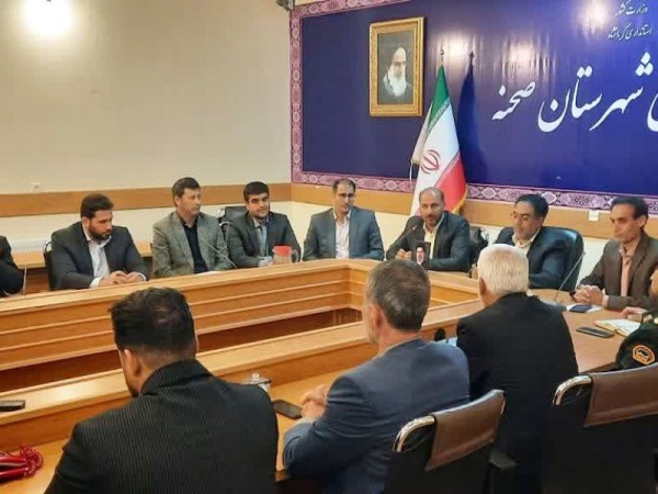 نشست ستاد برگزاری مراسم جان‌فدا در شهرستان صحنه