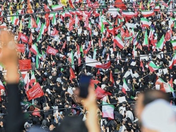 قلب ۹۰ میلیون ایرانی آزاده خاک می‌شود