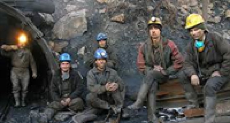  دود مشکلات اقتصادی کشور اول به چشم کارگران می‌رود