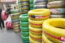 واردات بی رویه لاستیک خودرو و فلج شدن کارخانجات کشور/ آقای روحانی تولید داخلی را چه کسی تحریم کرده است؟