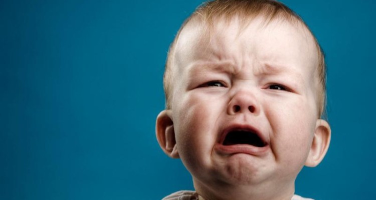  چرا نوزادم عصبانی است؟ 