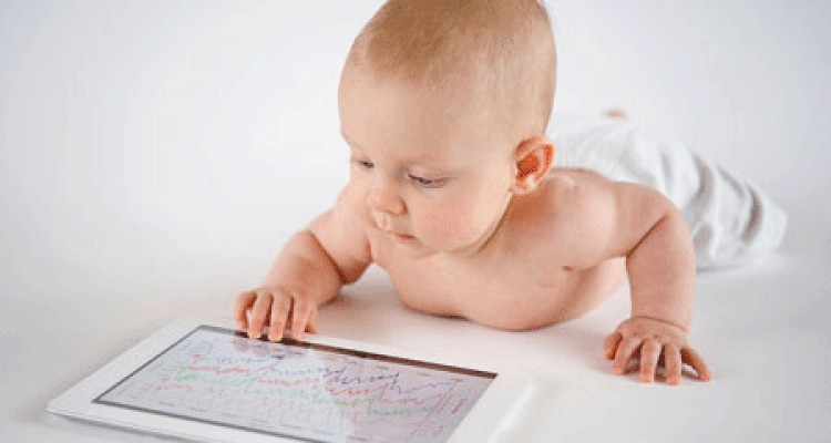  کودک شما هم اعتیاد به تبلت دارد؟ 