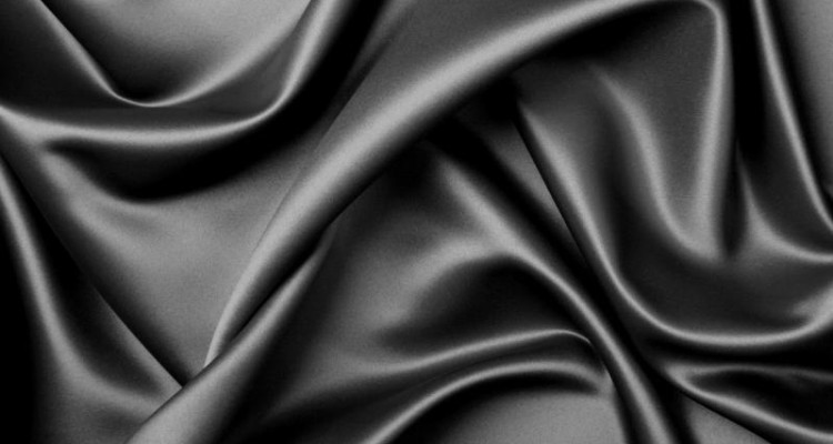  نکاتی برای شستن و نگهداری لباس‌ های مشکی 