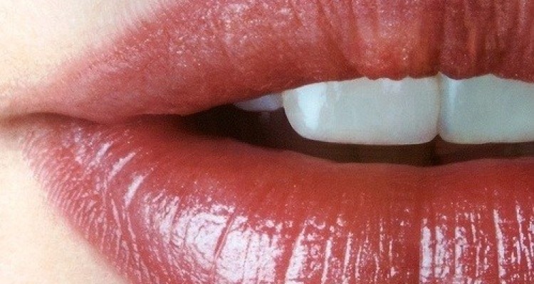  جراحی پروتز لب + مزایا و معایب پروتز لب 