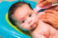 حمام بردن نوزاد در شب بهتر است یا روز؟ 