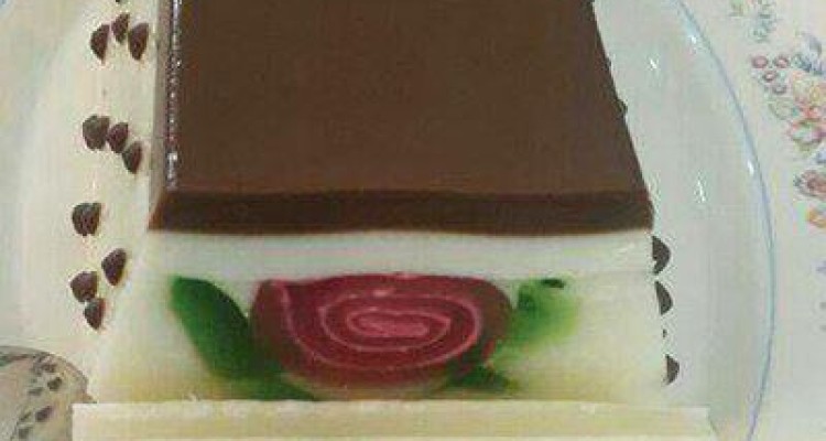  طرز تهیه ژله دو رنگ با مغز ژله رولی 