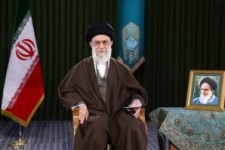 	سال ۹۶ سال «اقتصاد مقاومتی؛ تولید - اشتغال»/ من از وضع مردم مطلعم/ تلخی کام مردم را با همه وجود حس می‌کنم/ مسئولان بر تولید و اشتغال تمرکز کنند 