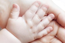  چگونه ناخن های نوزاد را کوتاه کنیم؟ 