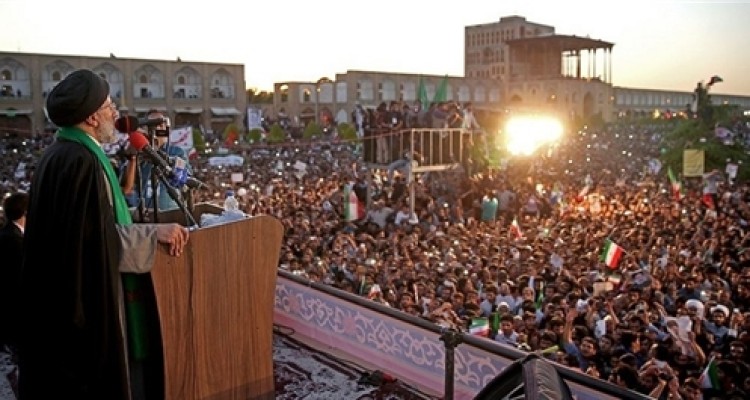 گرفتن مالیات از یقه سفیدها و بدحساب‌ها هنر است نه کاسبان خوش‌حساب/ مشکل ما کمبود نقدینگی و منابع نیست؛ ضعف مدیریت است/ در دولت از قالیباف استفاده خواهیم کرد