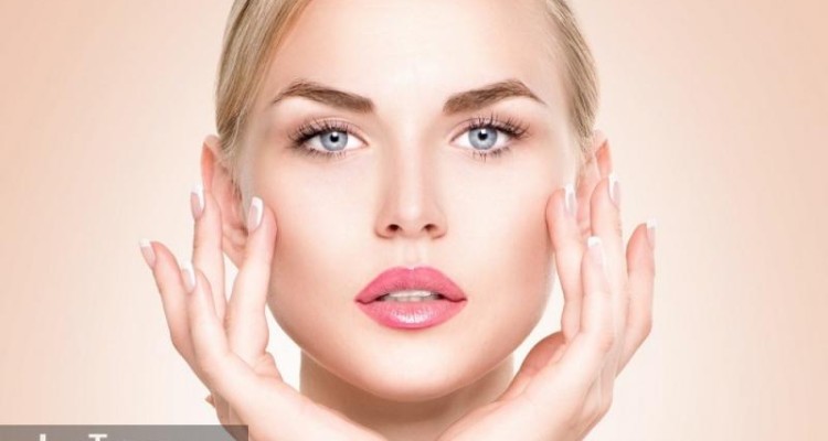  پیشگیری از پیر شدن پوست صورت با استفاده از گلاب 