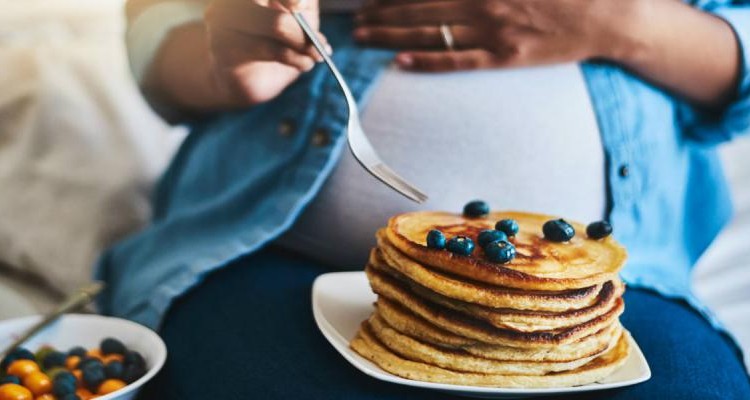 همه چیز درباره ویار بارداری ؛ هنوز هم می توانید فست فود بخورید؟