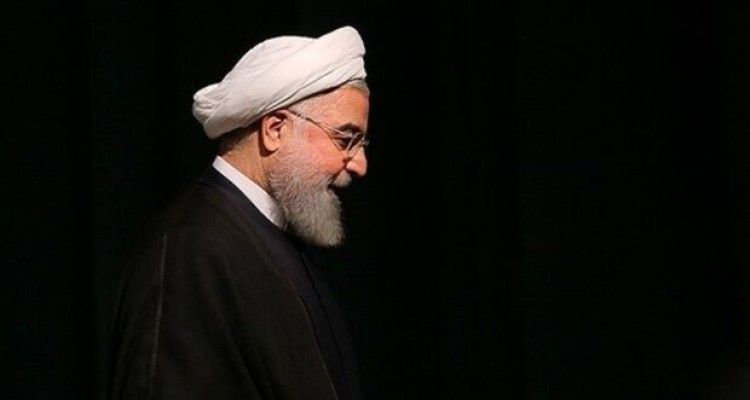 رویکرد روحانی در قبال حوادث آمریکا/ محافظه‌کاری در برابر گستاخی