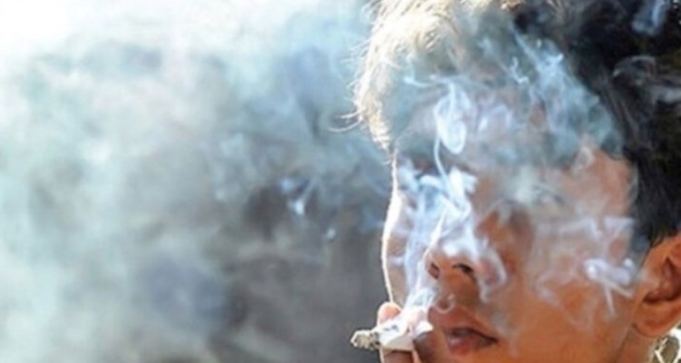 اعتیاد، جامعه را به رکود و انحطاط می کشاند