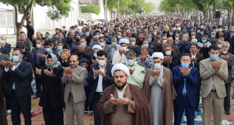 اقامه نماز عید سعید فطر در شهر صحنه