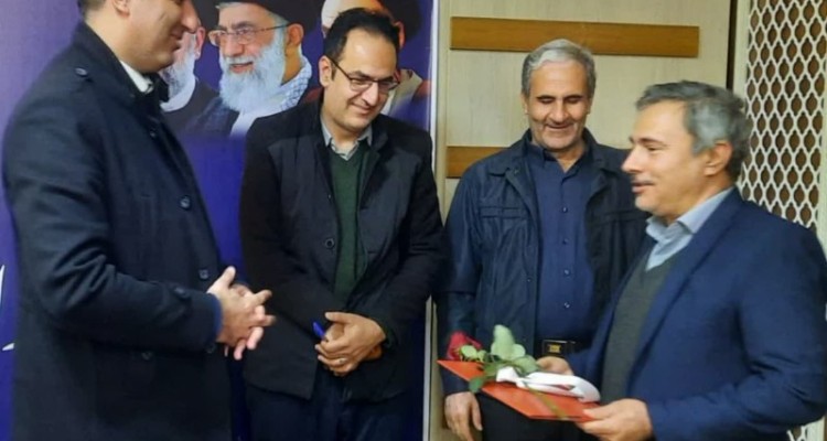 از جانباز شاغل در فرمانداری صحنه تجلیل به عمل آمد.