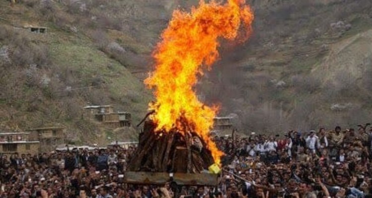 به چهارشنبه آخر سال نزدیک شدیم و بی صبرانه منتظر برپایی جشن چهارشنبه سوری هستیم.