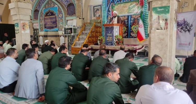 در هفته دفاع مقدس نماز جمعه صحنه برگزار شد