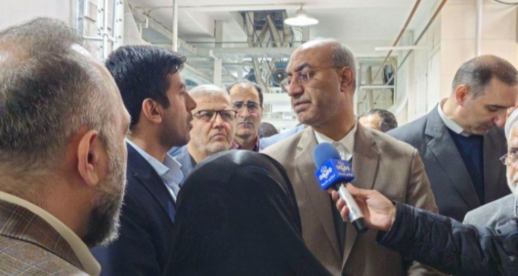 بازدید استاندار کرمانشاه از کارخانه کشت ایلیا