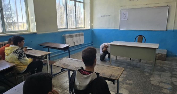 آموزش پناه‌گیری و پدافند غیرعامل برای دانش‌آموزان مدارس صحنه برگزار شد