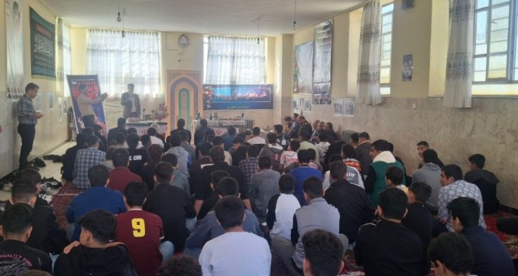 یادواره شهدا در دبیرستان امام صادق (ع) شهرستان صحنه 