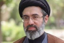 ایرانیان پاسدار فناوری هسته‌ای و موشکی‌اند