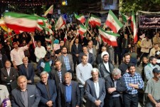 مردم شهرستان صحنه همچنان در میدان دفاع ملی ایستاده‌اند