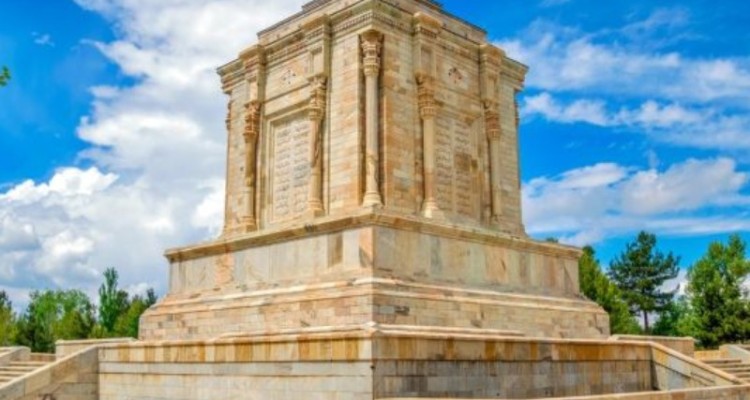 فردوسی و حماسه امروز ایران
