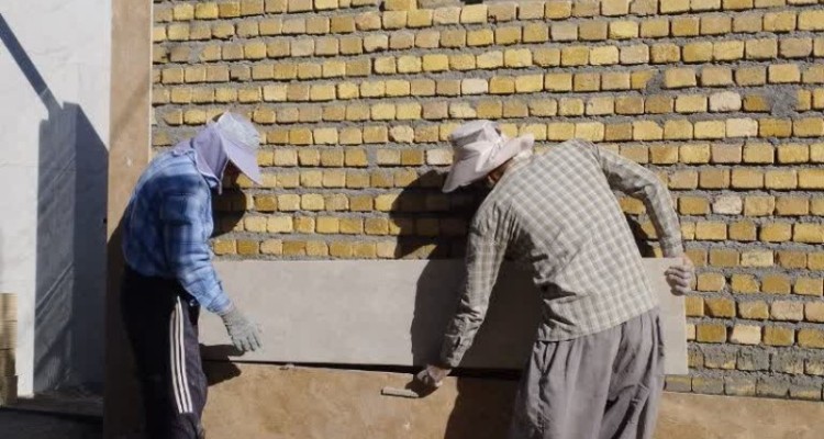آغاز عملیات اجرایی نما کاری دیواره خارجی  سرویس بهداشتی عمومی غسالخانه جدید شهرداری صحنه