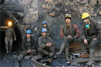  دود مشکلات اقتصادی کشور اول به چشم کارگران می‌رود