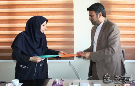 تفاهم نامه همکاری کتابخانه های عمومی و پارک علم و فناوری امضاء شد تفاهم نامه همکاری کتابخانه های عمومی و پارک علم و فناوری امضاء شد