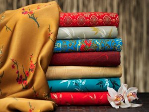 کشف محموله دو میلیاردی پارچه قاچاق در گیلانغرب کشف محموله دو میلیاردی پارچه قاچاق در گیلانغرب