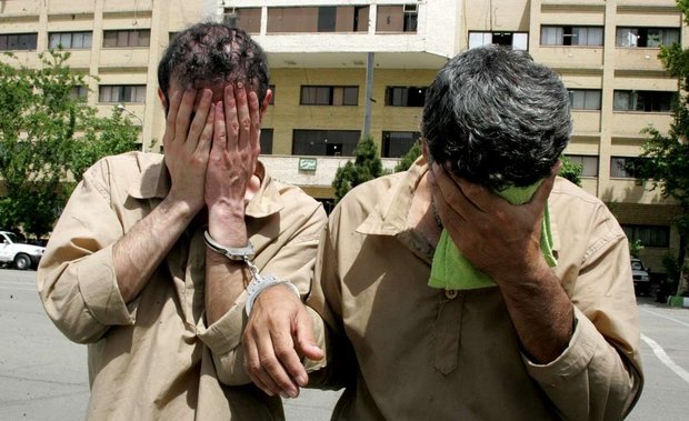 دستگيری دو سارق حرفه ای خودرو در کرمانشاه دستگيری دو سارق حرفه ای خودرو در کرمانشاه