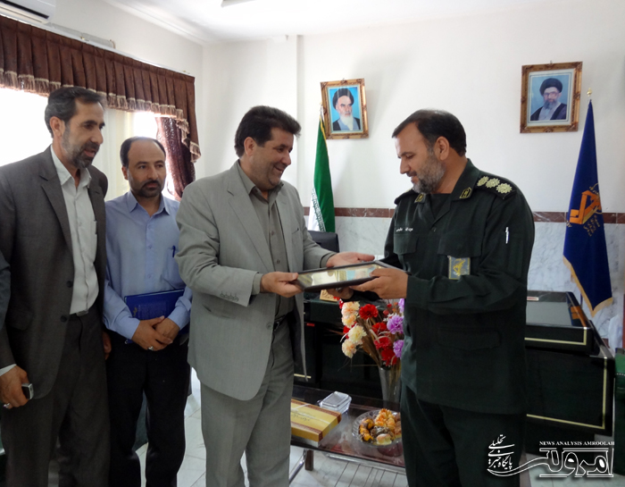 جمعی از مسئولین ادارات با فرمانده سپاه صحنه دیدار کردند+ تصویر جمعی از مسئولین ادارات با فرمانده سپاه صحنه دیدار کردند+ تصویر