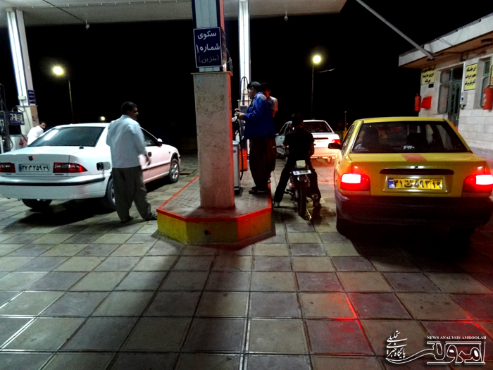جایگاه های سوخت سطح شهر صحنه بعد از خبر تک نرخی شدن بنزین + تصویر جایگاه های سوخت سطح شهر صحنه بعد از خبر تک نرخی شدن بنزین + تصویر