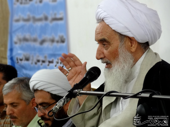 فضای روحانیت به جامعه سبب رشد تکامل افراد آن می شود فضای روحانیت به جامعه سبب رشد تکامل افراد آن می شود