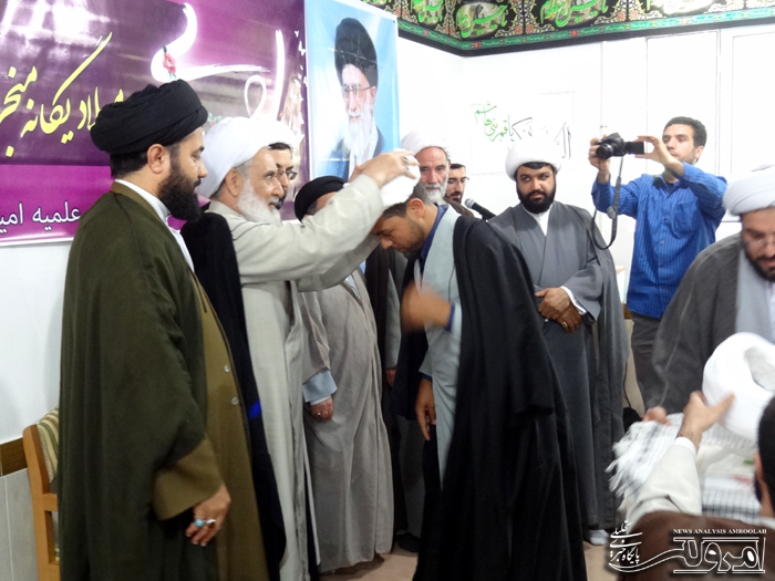 جشن عمامه گذاری طلاب حوزه علمیه شهرستان صحنه برگزار شد + تصویر جشن عمامه گذاری طلاب حوزه علمیه شهرستان صحنه برگزار شد + تصویر