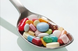 عواقب خطرناک مصرف دارو مثل نقل و نبات/ شفابخشی که می کشد 