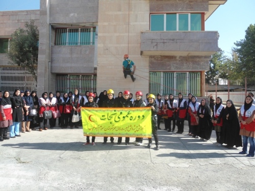 برگزاری دوره افزایش توان امدادی بانوان امدادگر در هلال احمر اسلام آباد غرب 