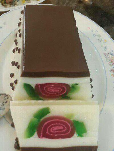  طرز تهیه ژله دو رنگ با مغز ژله رولی 