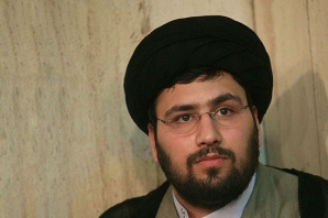 	دیدار یادگار امام (ره) باخانواده شهیدان رضوان مدنی و امینی درکرمانشاه 