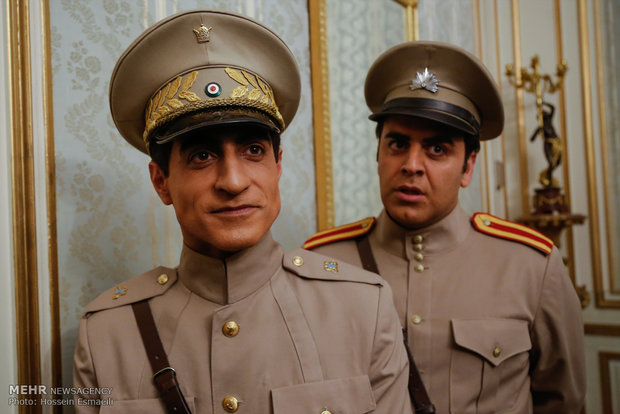 «معمای شاه» فضای دراماتیک ندارد/ ضعف در شخصیتپردازی «نفس گرم» «معمای شاه» فضای دراماتیک ندارد/ ضعف در شخصیتپردازی «نفس گرم»