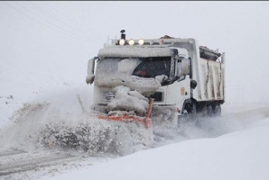 	انسداد راه ۲۷۵ روستای استان کرمانشاه/ وجود کولاک در برخی محورها 