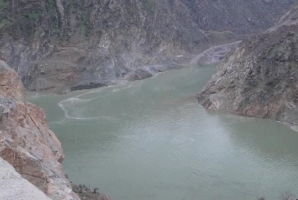 	ظرفیت های یک سد برای توسعه اورامانات/ داریان آبگیری شد و چشمه بل می جوشد/ تشریح عملیات های سخت غواصی در جریان احداث + تصاویر 