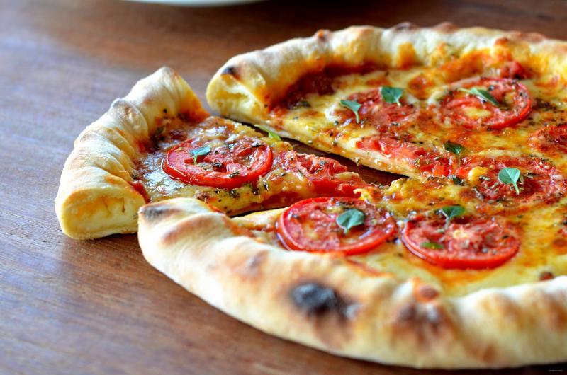  طرز تهیه انواع سس های مخصوص روی پیتزا 