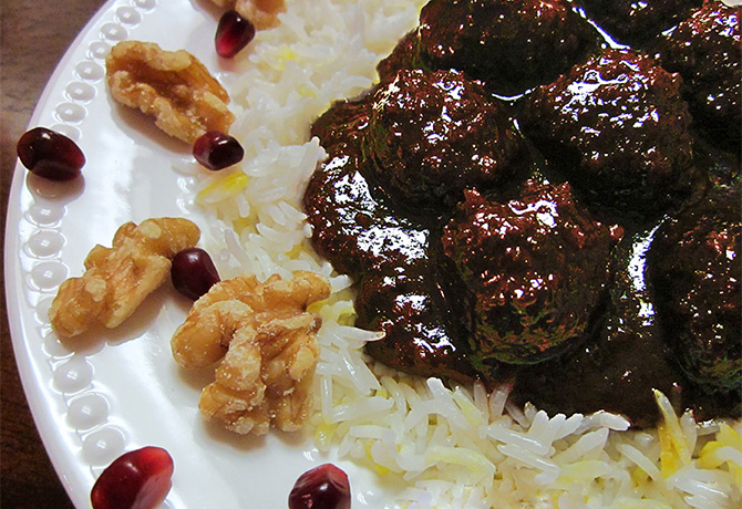  طرز تهیه خورش فسنجان با رب ازگیل 